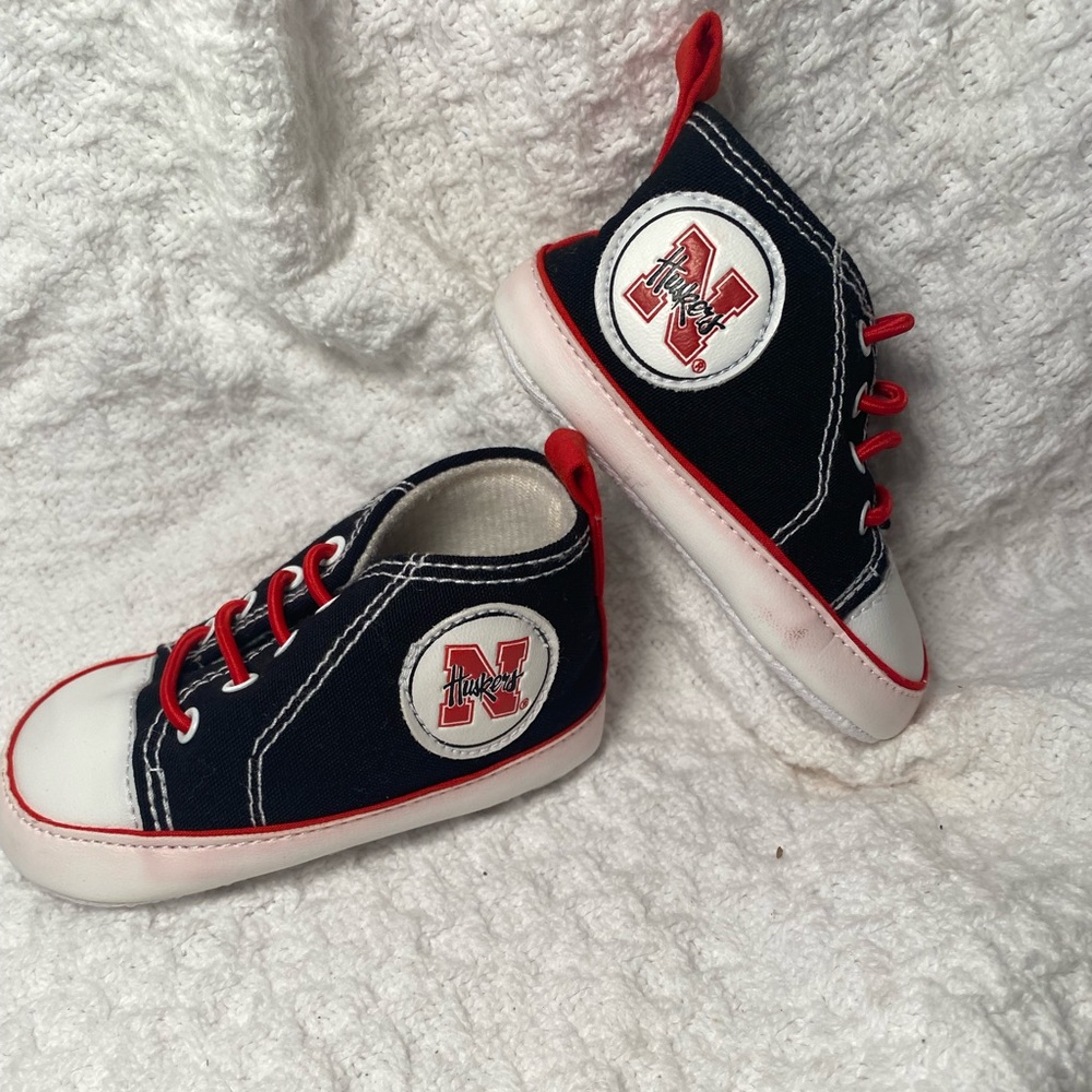 NEBRASKA HUSKERS baby booties
